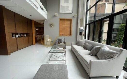 LTHC7209 – Single House FOR SALE in Ekkamai 5 beds 4 baths Size 650 Sq.M.Near BTS Ekkamai station ONLY 110 MB