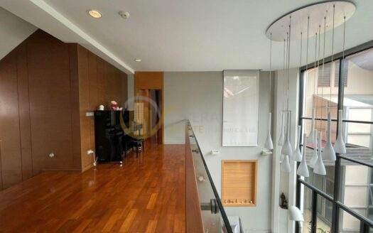 LTHC7209 – Single House FOR SALE in Ekkamai 5 beds 4 baths Size 650 Sq.M.Near BTS Ekkamai station ONLY 110 MB