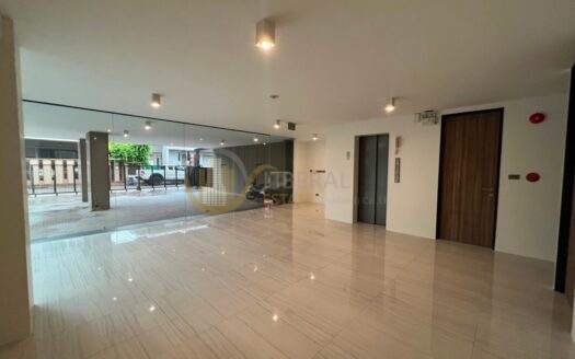 LTHC7232 – Luxury Home Office in Rama9 FOR RENT 2 beds 6 baths Size 560 Sq.M. Near BTS Bearing Station ONLY 160k/month