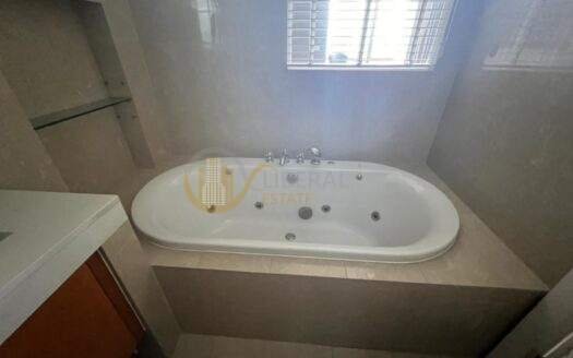 LTHC7238 – Athenee Residence FOR RENT 3 beds 3 baths Size 178 Sq.M. Near BTS Phloen Chit stations ONLY 120k/month