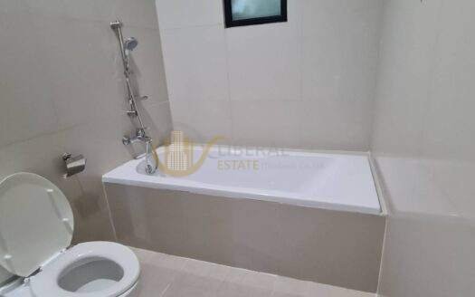 LTH4921 – Townhouse in Compound FOR RENT in Thonglor 4 beds 3 baths size 350 SQ.M. Nearby BTS Thonglor ONLY 120k/Month