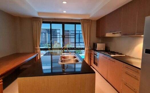 LTH4921 – Townhouse in Compound FOR RENT in Thonglor 4 beds 3 baths size 350 SQ.M. Nearby BTS Thonglor ONLY 120k/Month