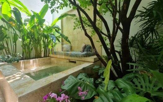 LTH6954 – Luxury and Minimal style Townhouse for Sale, rare and quality 28.1 Sq.Wah 265 Sq.M – 4 beds 5 baths on 25.9MB