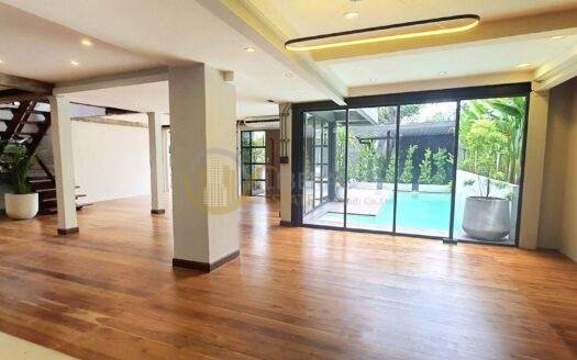 LTHC7204 – Single Home Office in Onnut area FOR SALE 4 beds 2 baths Size 300 Sq.M. Near BTS Onnut Station ONLY 24.9 MB