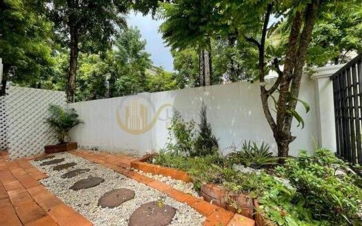 LTH7378 – Townhouse at Rama3 FOR RENT 4 beds 4 baths Size 250 Sq.M. Near BTS Chong Nonsi Station ONLY 55k/month