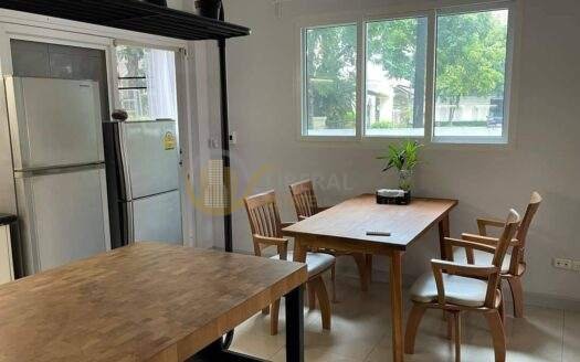 LTH7378 – Townhouse at Rama3 FOR RENT 4 beds 4 baths Size 250 Sq.M. Near BTS Chong Nonsi Station ONLY 55k/month