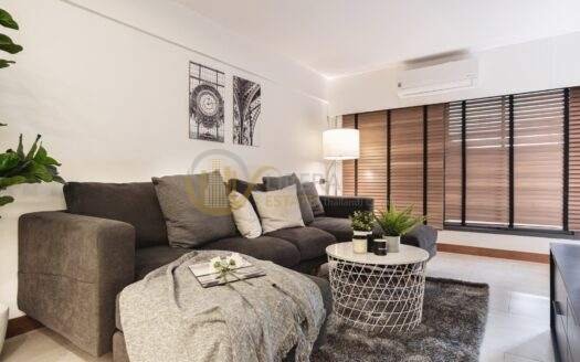 LTH4543 – Newly Renovated Townhouse FOR RENT Thonglor 4 beds 3 baths size 220 Sq.M. Near BTS Thonglor station ONLY 80k/Month