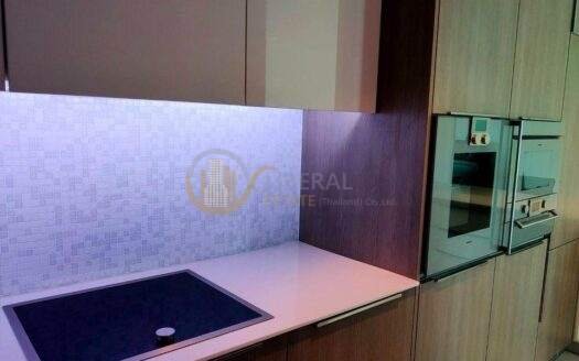 LTHC7586 – 185 Rajadamri FOR RENT 2 beds 2 baths Size 120 Sq.M.Near BTS Ratchadamri station ONLY 130k/Month