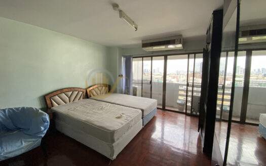 LTHC7594 – Ruamjai Heights FOR SALE 2 beds 2 baths Size 133 Sq.M.Near BTS Nana station ONLY 7.5 MB