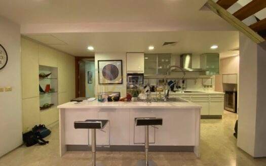 LTHC7678 – Ficus Lane FOR RENT 2+1 bed 4 baths Size 253 Sq.M. Near BTS Phra Khanong station ONLY 150k/month