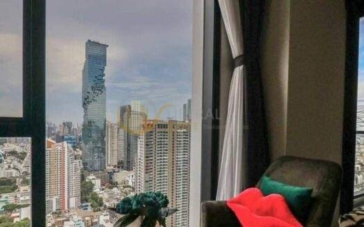 LTHC7867 – The Loft Silom FOR RENT 2 beds 2 baths size 112 SQ.M. near BTS Surasak Station ONLY 130k/Month