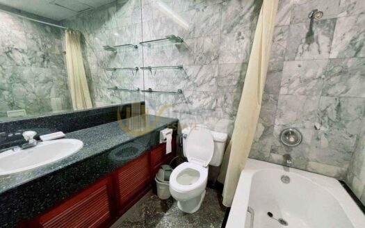 LTH7982 –Regent Royal Place 1 FOR RENT 4 beds 4 baths size 230 Sq. M. Near BTS Rajdamri station ONLY 120k/Month