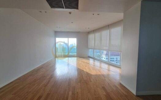 LTH7987 – Millennium ResidenceFOR RENT 3 beds 3 baths size 193 Sq. M. Near BTS Asoke station ONLY 120k/Month