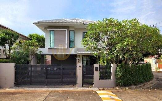 LTH9340 –House FOR SALE 3 beds 4 baths size 170 sq. m. Near BTS Khu Khot Station ONLY 6.9 MB