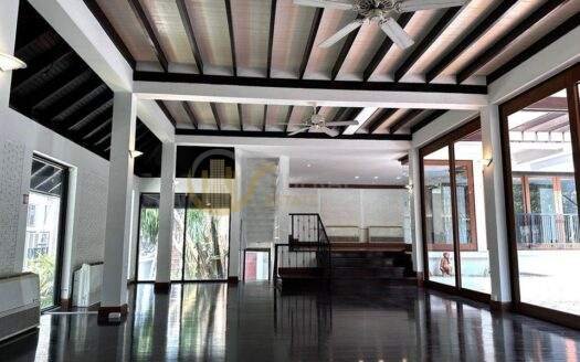 LTHC10409– House FOR RENT in Sukhumvit 26 size 700 Sq.m. 4 bed 4 bath near BTS Phrom Phong Station ONLY 350k/Month