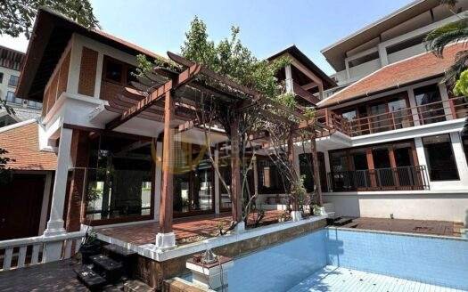 LTHC10409– House FOR RENT in Sukhumvit 26 size 700 Sq.m. 4 bed 4 bath near BTS Phrom Phong Station ONLY 350k/Month