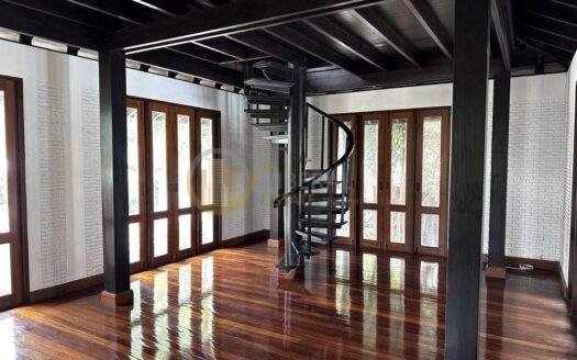 LTHC10409– House FOR RENT in Sukhumvit 26 size 700 Sq.m. 4 bed 4 bath near BTS Phrom Phong Station ONLY 350k/Month