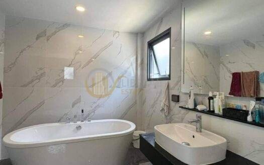 LTH10331-Luxury Detached House FOR RENT in The City Bangnasize 78 Sq.w.4 beds 5 baths Located 1km from Mega Bangna Price ONLY 350K/Month