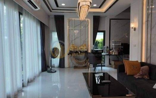 LTH10331-Luxury Detached House FOR RENT in The City Bangnasize 78 Sq.w.4 beds 5 baths Located 1km from Mega Bangna Price ONLY 350K/Month