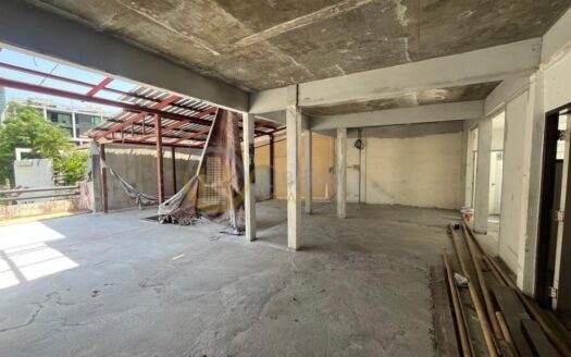 LTH10517–Commercial building for rent in Sukhumvit 11 size 230 Sq.m. Near BTS Nana station ONLY 190k/month