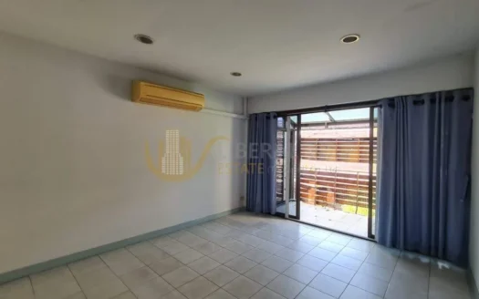 LTH10558– House FOR SALE in Sukhumvit 71 Suitable For Home Office size 54 sq.w. Near BTS Pra khanong Station PRICE ONLY 17.5 MB