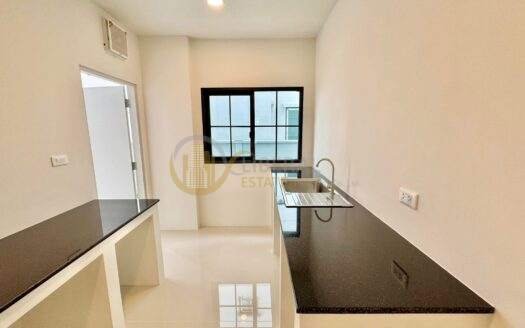 LTH11293-House FOR SALE at Centro Bangna Size 62 sqw. 256 sqm. 4 beds 5 baths Near Mega Bangna ONLY 13.5 MB