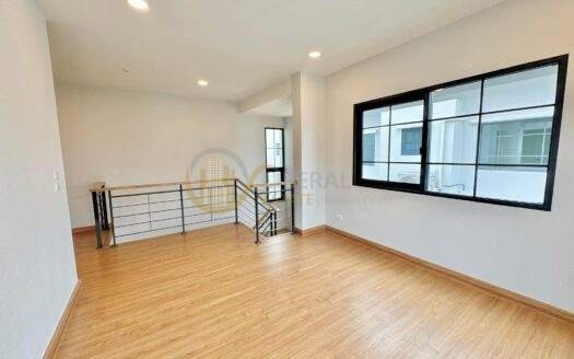 LTH11293-House FOR SALE at Centro Bangna Size 62 sqw. 256 sqm. 4 beds 5 baths Near Mega Bangna ONLY 13.5 MB