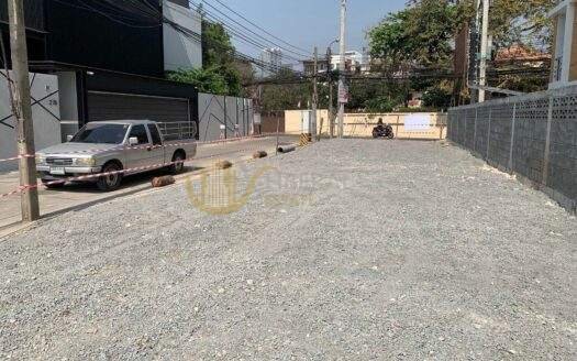 LTH11375-Land FOR SALE at Sukhumvit 54 Size 76 sqw. Near BTS Onnut Station ONLY 20 MB