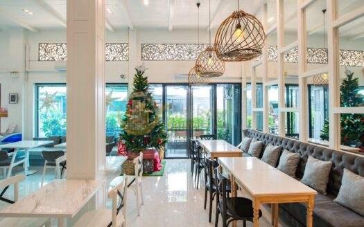 LTHC11342 – Hotel business FOR SALE Size 45 sqw. 180 sqm. 15 rooms 15 baths Near BTS Krung Thonburi Station ONLY 50 MB