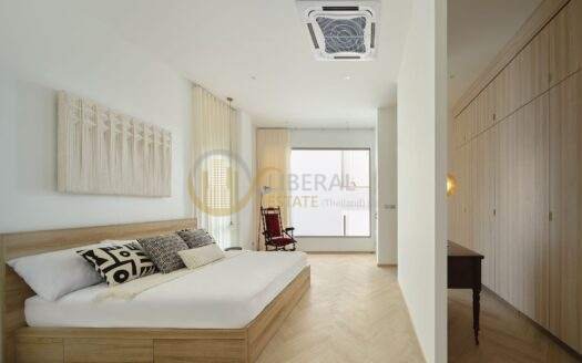 LTH11879 – Home Office For Sale in Soi Ratchadaphisek 42 Size 550 sqm. 63 sqw. 2 beds 3 baths Near BTS Ratchayothin Station ONLY 29 MB