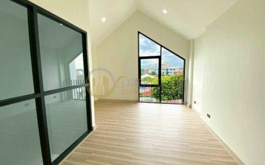 LTH12214 – Home Office For Sale in Sukhumvit 101/1 Size 30 Sq.w 237 Sq.m 3 beds 3 baths Near BTS Udomsuk Station ONLY 7.8 MB