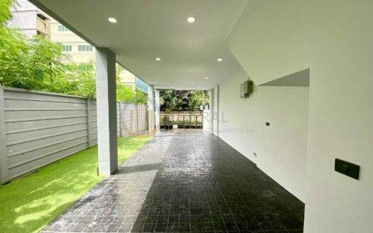 LTH12214 – Home Office For Sale in Sukhumvit 101/1 Size 30 Sq.w 237 Sq.m 3 beds 3 baths Near BTS Udomsuk Station ONLY 7.8 MB
