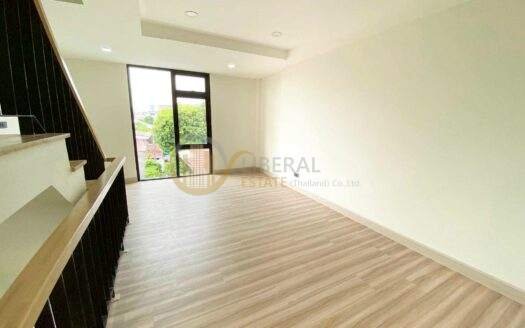 LTH12214 – Home Office For Sale in Sukhumvit 101/1 Size 30 Sq.w 237 Sq.m 3 beds 3 baths Near BTS Udomsuk Station ONLY 7.8 MB