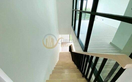 LTH12214 – Home Office For Sale in Sukhumvit 101/1 Size 30 Sq.w 237 Sq.m 3 beds 3 baths Near BTS Udomsuk Station ONLY 7.8 MB