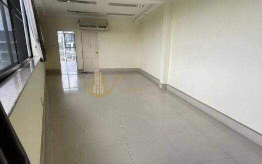 LTH12223 – Home office FOR SALE in Soi Sukhumvit 60/1 Size 400 Sq.m 5 room 5 baths Near BTS Bang Chak Station ONLY 9.5 MB