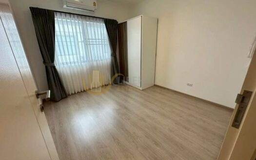 LTHC12256 – Townhome FOR RENT Indy Bangna Km7 Size 122 Sq.m 3 beds 3 baths Near BTS Bangna Station ONLY 45K/Month