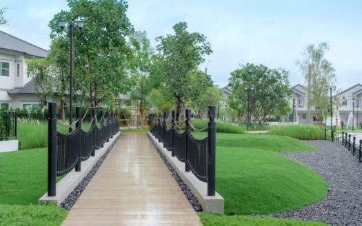 LTH12423 – Villaggio 3 Srinakarin House FOR SALE Size 21 SQ.W 121 SQ.M 3 Beds 3 Baths Near BTS Srinakarin Station ONLY 48.5K/Month