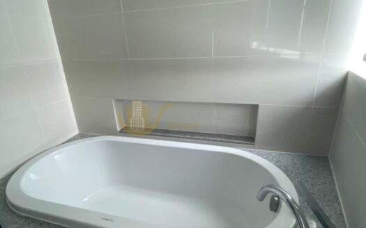 LTH12569 – Millennium Residence Condo FOR RENT Size 145.5 sqm. 3 beds 3 baths Near BTS Asok Station ONLY 85K/Month