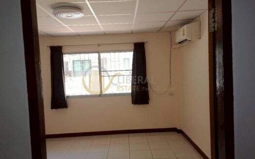 LTH12616 – Townhouse FOR SALE in Yen Akat 2 Size 22.3 Sqw. 250 Sqm. 4 beds 3 beds Near MRT Khlong Toei Station ONLY 12.5 MB