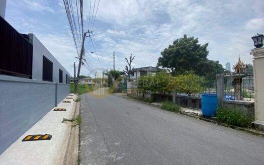 LTHC12770 – Land for sale in Sukhumvit 71 (Pridibanomyong 14) Size 166 sqw. Near BTS Phra Khanong Station ONLY 25.73 MB