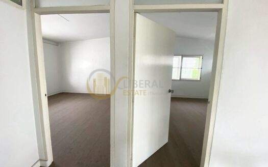 LTHC12974 – House with Land for Rent บ้านพร้อมที่ดินให้เช่า Near BTS Ekkamai เอกมัย Size 200 sqm. 3 beds 3 baths Land 75 sq.wah ONLY 100K/Month