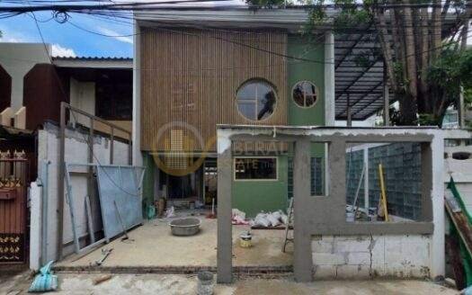 LTHC13263 – Townhouse for Rent | Pridi 14 | 180 sqm | 3 Beds 3 Baths | 90K/Month | Near BTS Phra Khanong | ทาวน์เฮ้าส์ให้เช่า ปรีดี 14