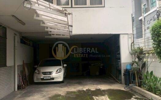 LTH13256 – House/Land for Sale | Sukhumvit 48 | 169 sq.w. | 676 sqm | 6 Beds 6 Baths | 85 MB | Near BTS Phra Khanong | บ้านพร้อมที่ดินขาย สุขุมวิท 48