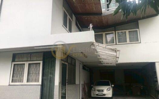 LTH13256 – House/Land for Sale | Sukhumvit 48 | 169 sq.w. | 676 sqm | 6 Beds 6 Baths | 85 MB | Near BTS Phra Khanong | บ้านพร้อมที่ดินขาย สุขุมวิท 48