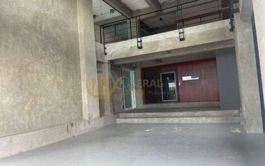 LTH13570 – Office Building/Home Office for Rent | Rama 9 Soi 43 | 900 sqm | 10 Beds 9 Baths | 150K/Month | อาคารสำนักงานให้เช่า พระราม 9 ซอย 43