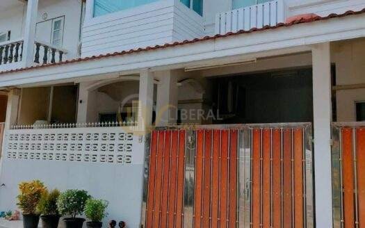 LTH13640 – House for Rent/Sale | Perfect Village, Master Peach, Rama 9 | 300 sqm | 4 Beds 6 Baths | Rent 200K/Month | Sale 33.9 MB | บ้านให้เช่า/ขาย เพอร์เฟค วิลเลจ มาสเตอร์พีช พระราม 9