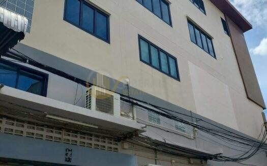 LTH13713 – Home Office for Rent | Charoen Rat 7 | 700 sqm | 5 Rooms 5 Baths | Near BTS Surasak | 75K/Month | โฮมออฟฟิศให้เช่า เจริญราษฎร์ 7