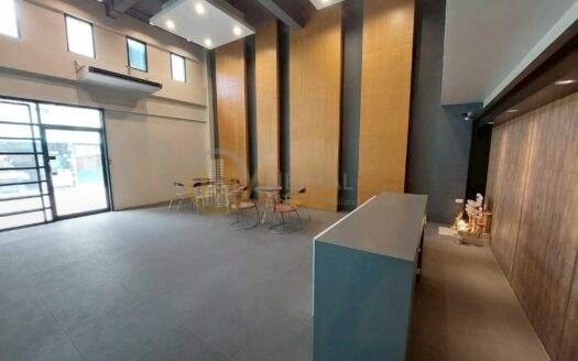 LTH13713 – Home Office for Rent | Charoen Rat 7 | 700 sqm | 5 Rooms 5 Baths | Near BTS Surasak | 75K/Month | โฮมออฟฟิศให้เช่า เจริญราษฎร์ 7