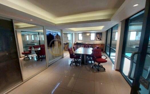 LTH13713 – Home Office for Rent | Charoen Rat 7 | 700 sqm | 5 Rooms 5 Baths | Near BTS Surasak | 75K/Month | โฮมออฟฟิศให้เช่า เจริญราษฎร์ 7