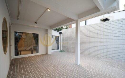 LTHC13719 – Home Office for Sale | Pridi 14 (Sukhumvit 71) | 204 sqm | 3 Beds 3 Baths | 2 Storeys | 16.5 MB | โฮมออฟฟิศขาย ปรีดี 14